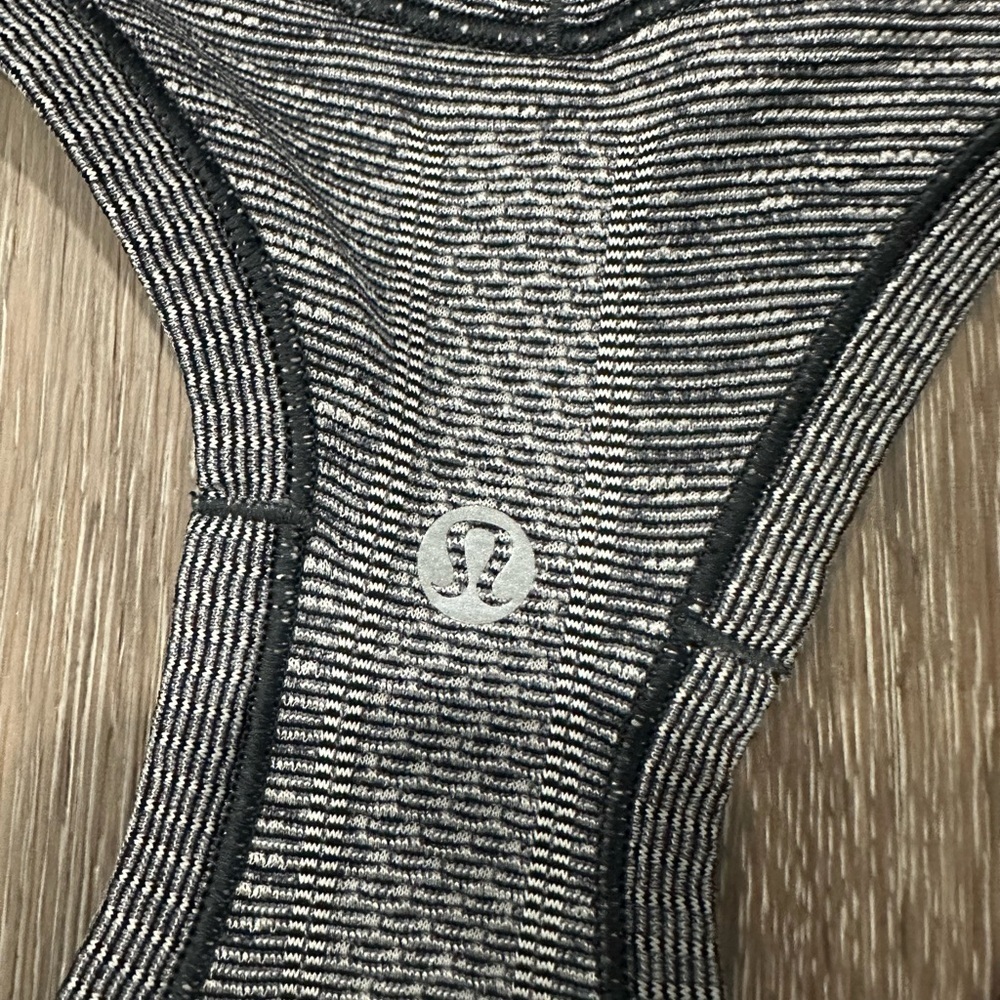 Lululemon Swiftly Tech Tank Top Womens 4 Gray Racerback Athletic Running Gym - Picture 4 of 4